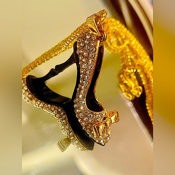 Rhinestone high heel shoe charm necklace crystal bling gold & shiny gold bow - Picture 3 of 8